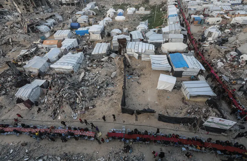 مؤسسة “المجد أوروبا”: واجهة مجهولة تسهل تهجير سكان غزة تحت غطاء إنساني